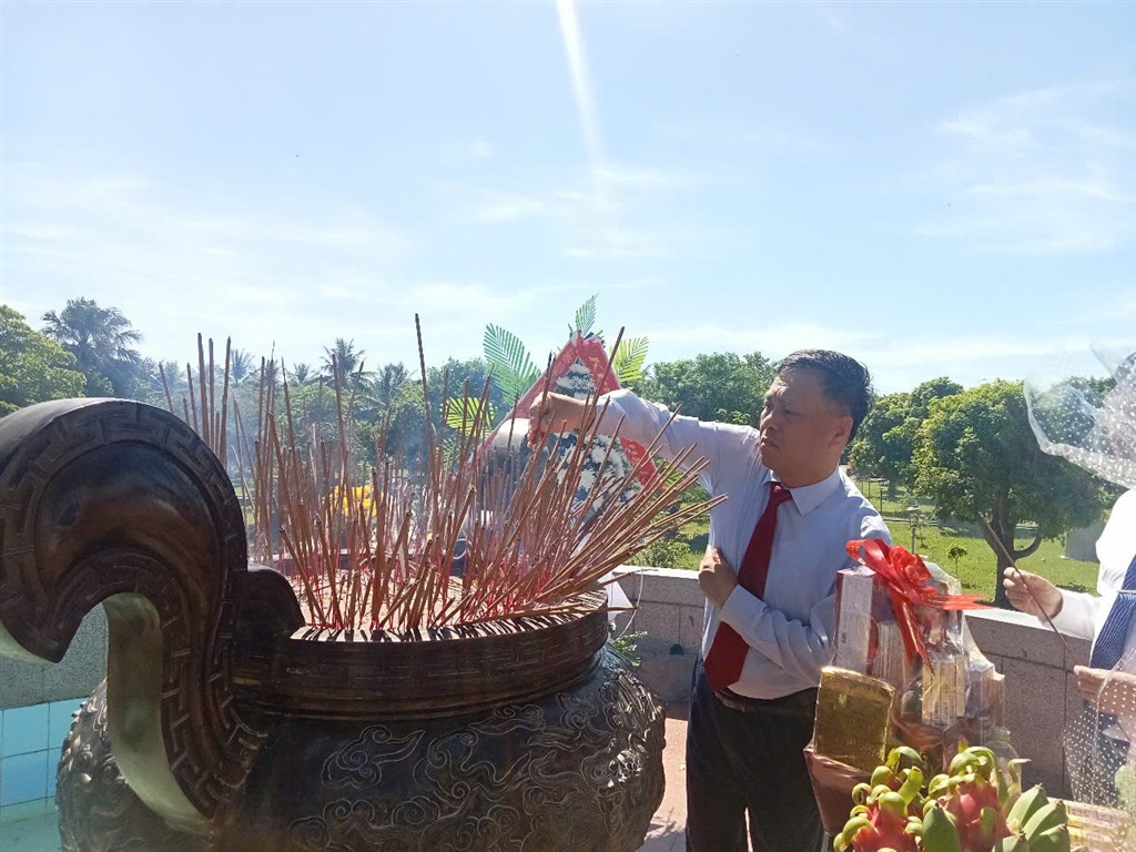 Anh-tin-bai