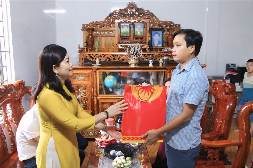 Anh-tin-bai