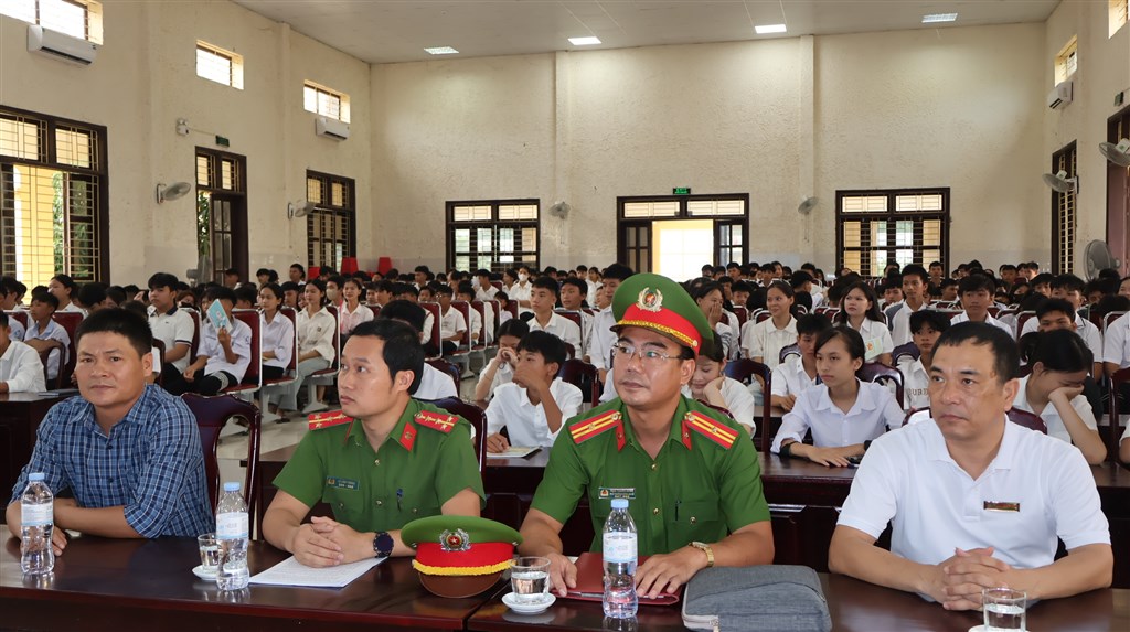 Anh-tin-bai