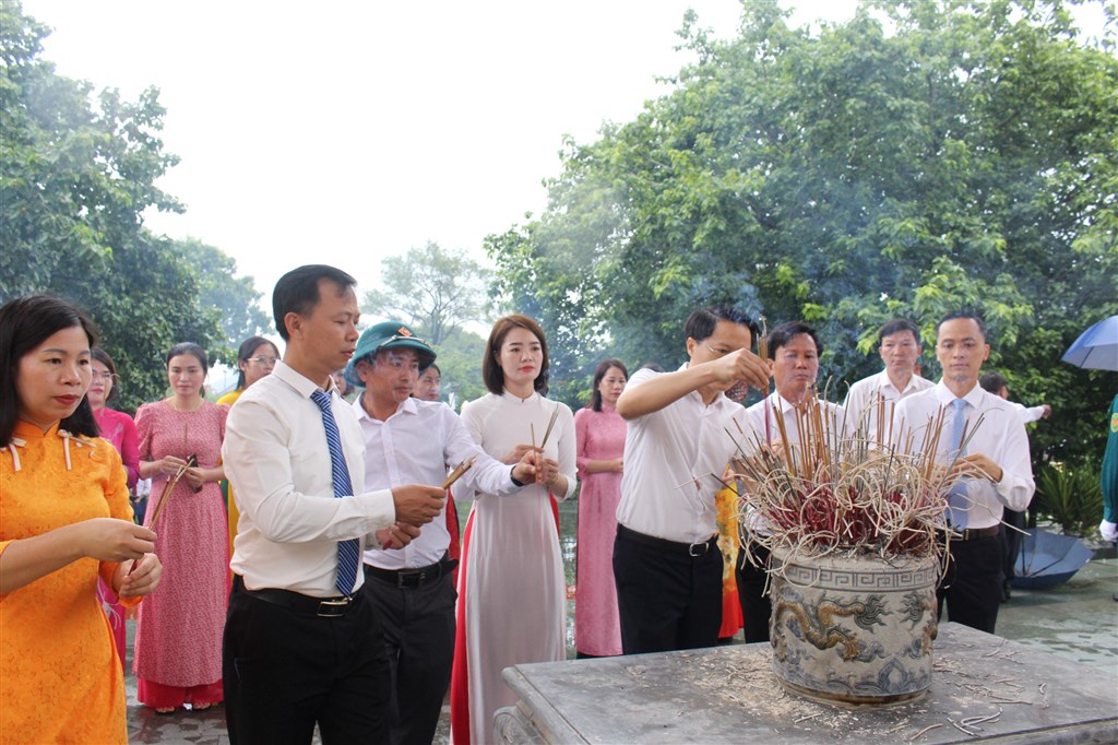 Anh-tin-bai