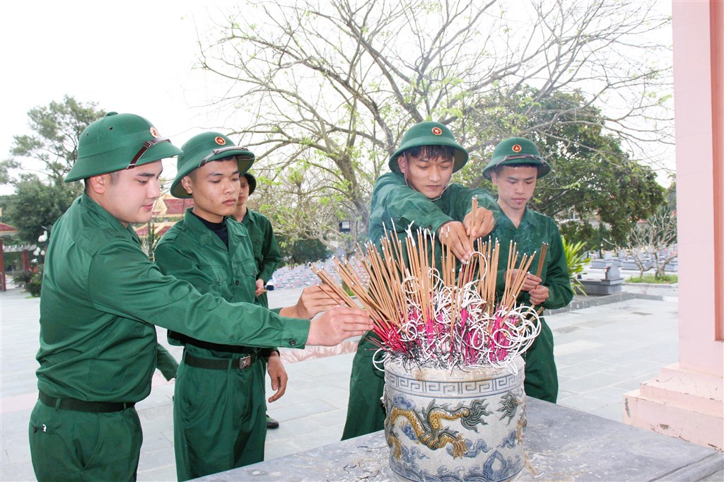 Anh-tin-bai