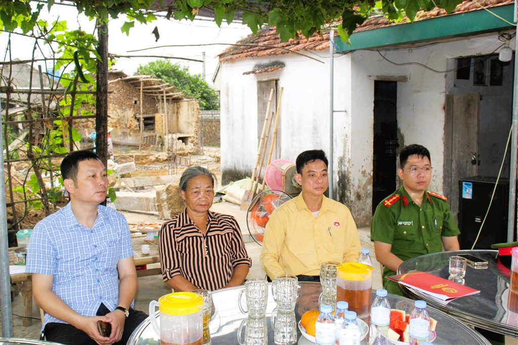 Anh-tin-bai
