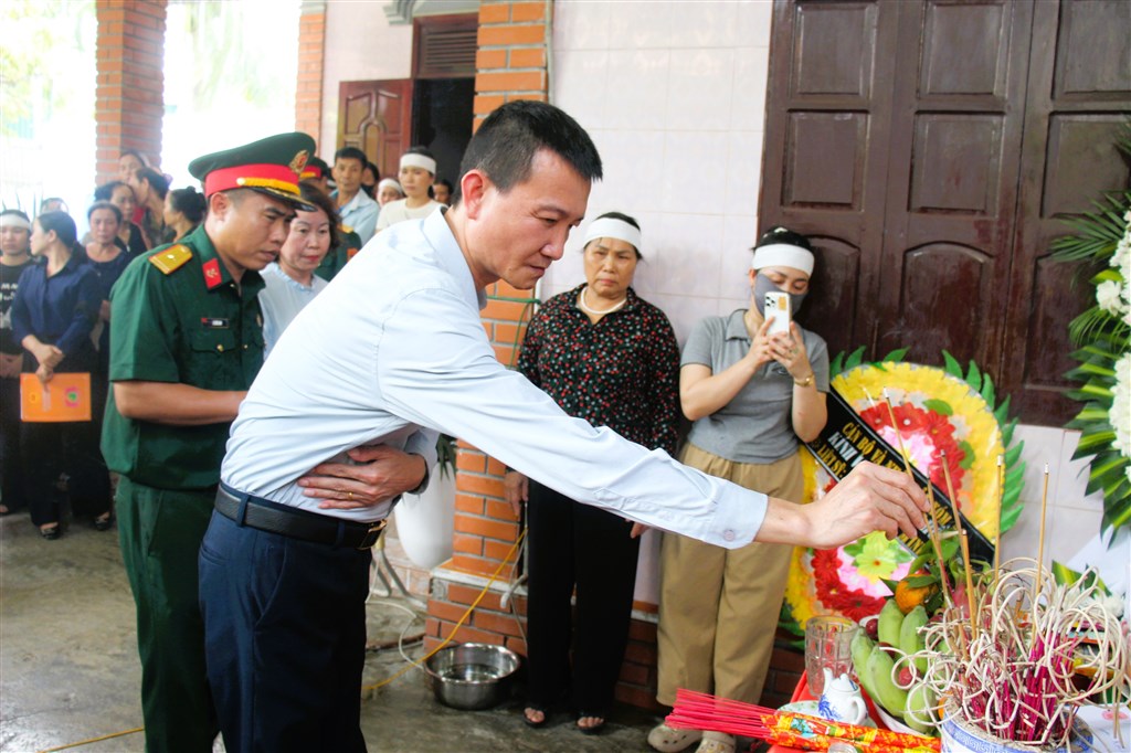Anh-tin-bai