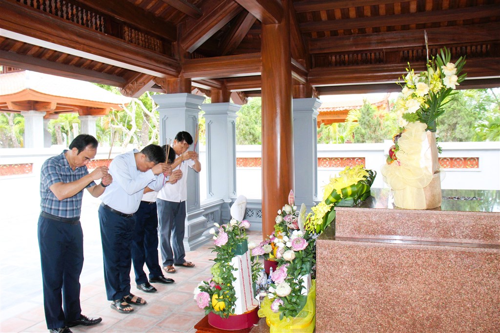 Anh-tin-bai