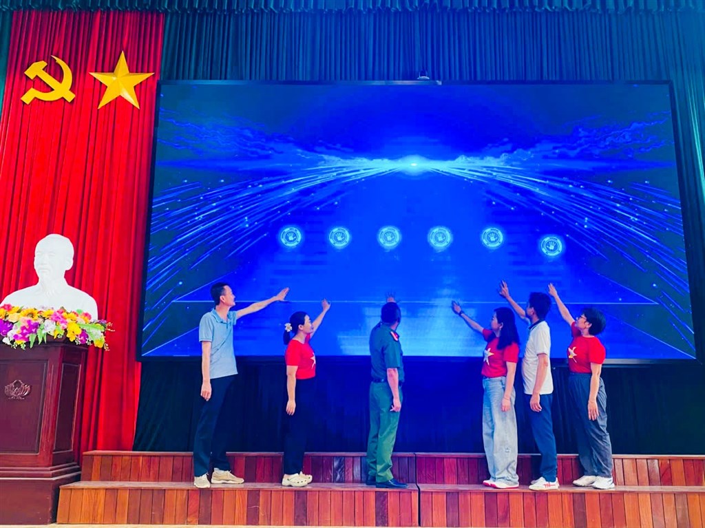 Anh-tin-bai