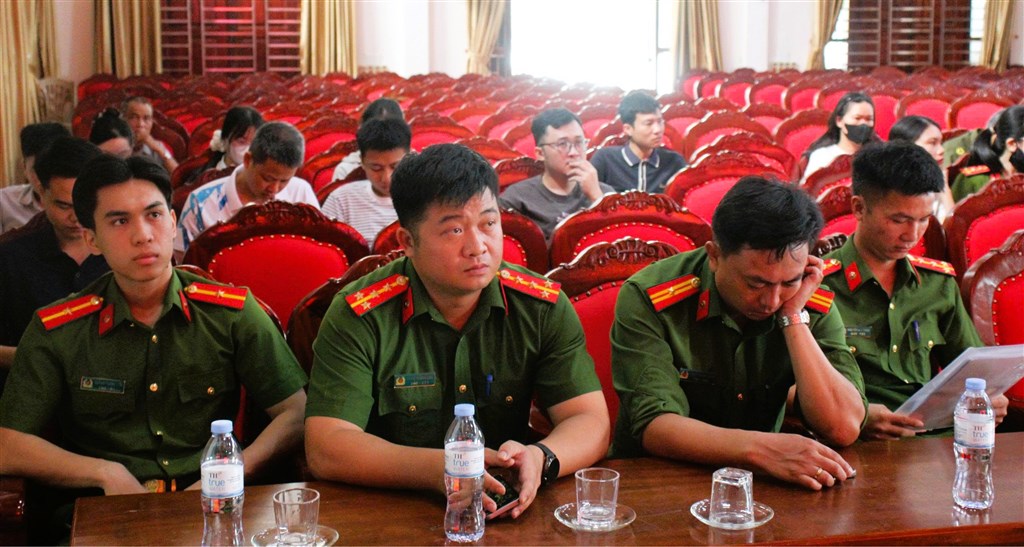 Anh-tin-bai