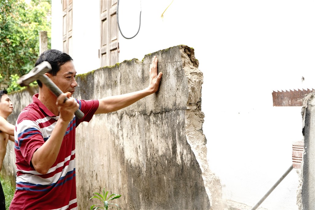 Anh-tin-bai