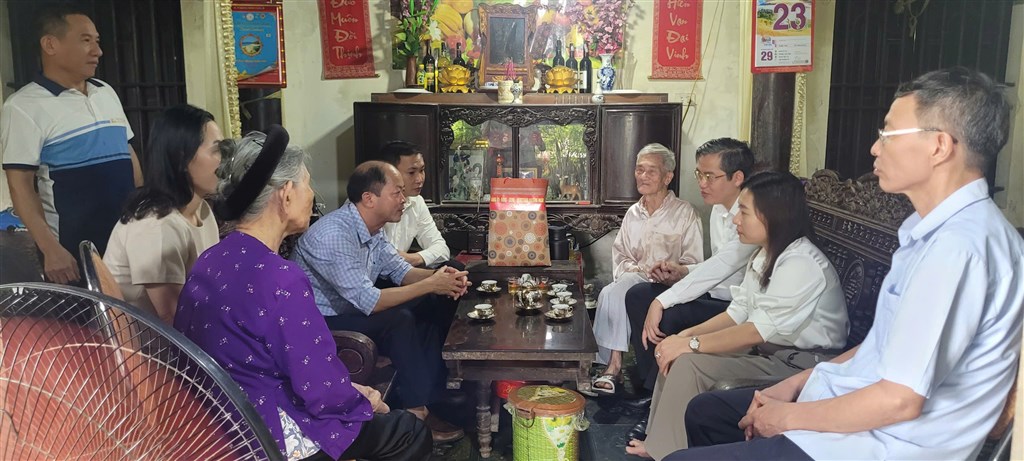 Anh-tin-bai