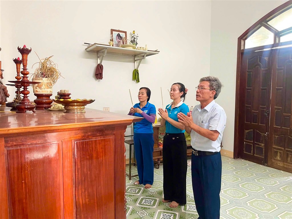 Anh-tin-bai
