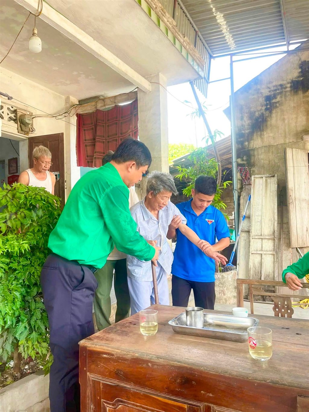 Anh-tin-bai