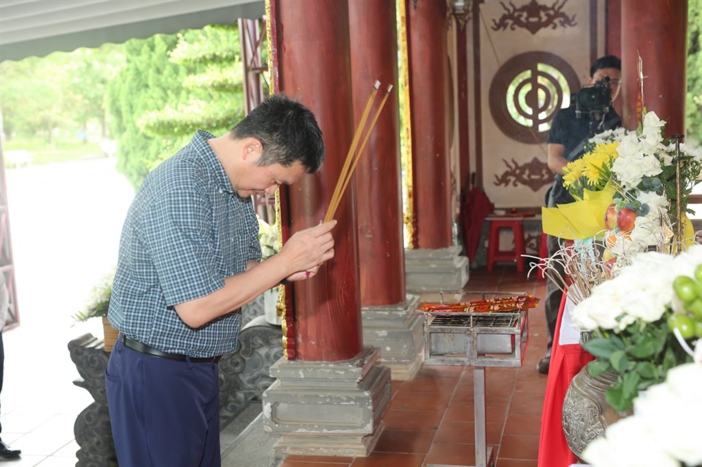 Anh-tin-bai