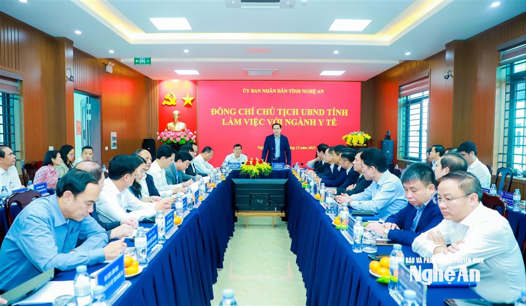 Chủ tịch UBND tỉnh Võ Trọng Hải làm việc với ngành Y tế Nghệ An