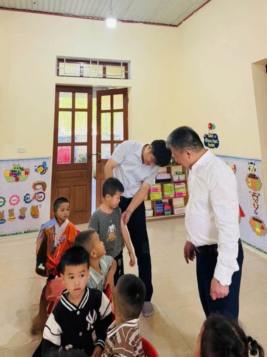 Trung tâm Kiểm soát bệnh tật tỉnh Nghệ An Nghệ An giám sát hỗ trợ công tác phòng bệnh và chăm sóc sức khỏe tại TTYT Quế Phong