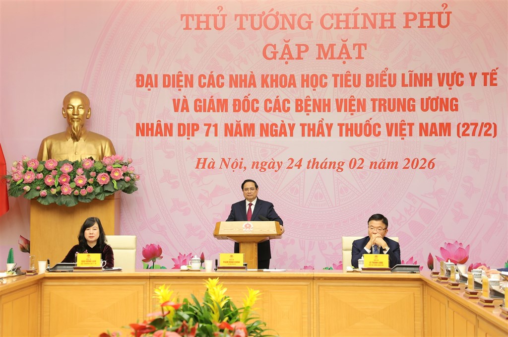 Thủ tướng: Nghề y là một nghề cao quý, là biểu tượng của sự hy sinh, lòng nhân ái, trí tuệ, sự kiên trì...