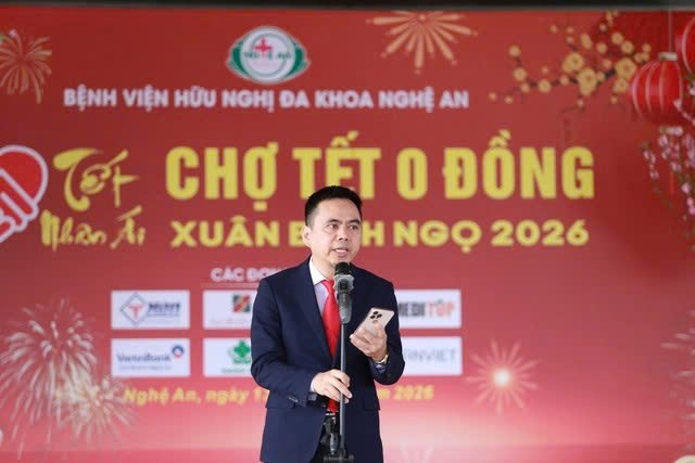 Ấm lòng 'Chợ Tết 0 đồng' cho 1.000 bệnh nhân ở lại điều trị dịp Xuân