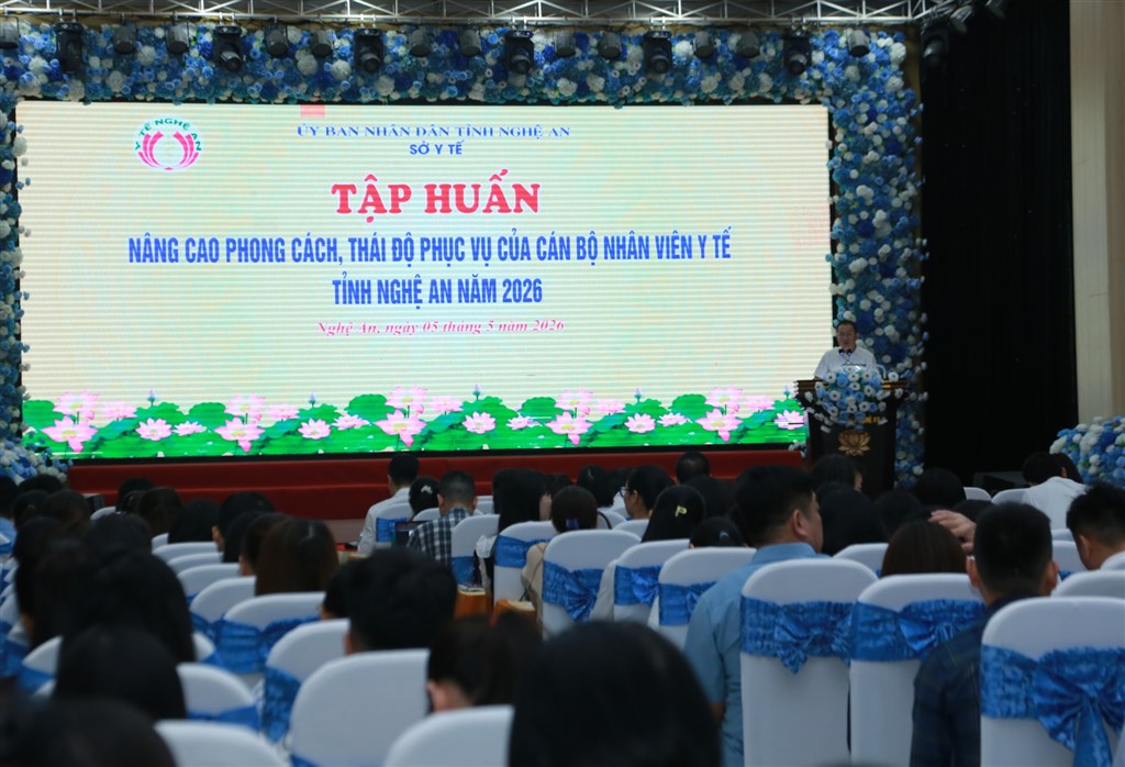 Y tế Nghệ An đổi mới phong cách phục vụ, lấy người bệnh làm trung tâm