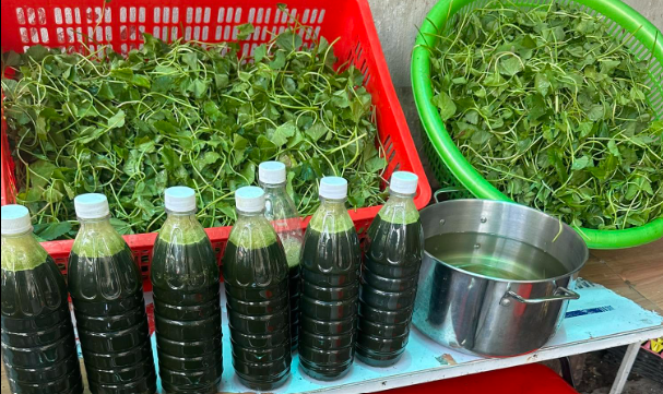 Nhiều người uống nước rau má, đậu đen cả ngày để giải nhiệt, chuyên gia cảnh báo