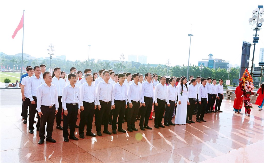 Anh-tin-bai