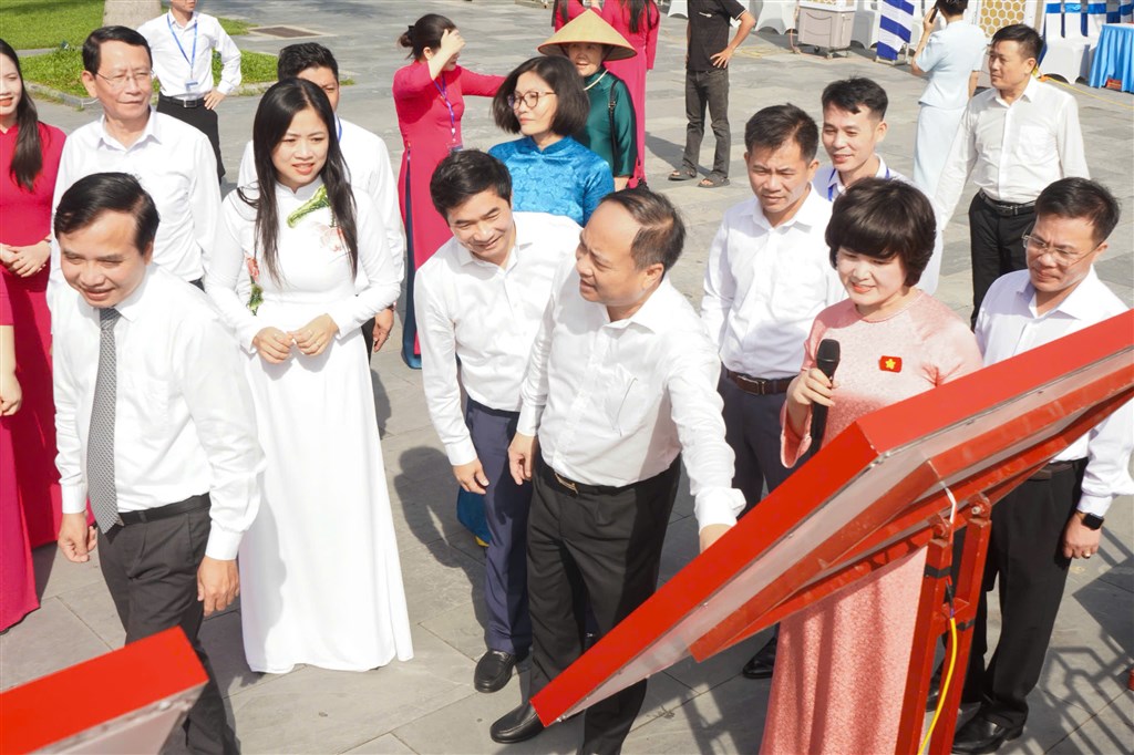 Anh-tin-bai