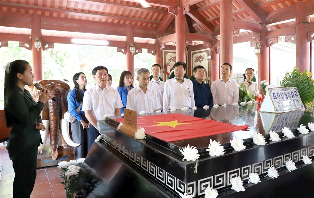 Anh-tin-bai