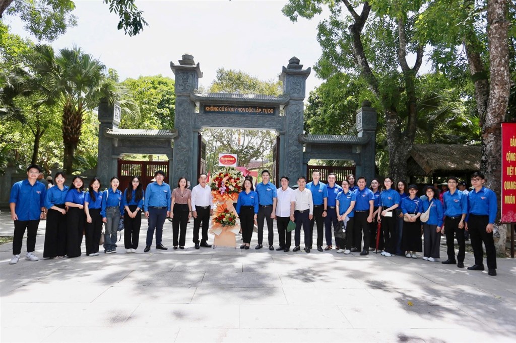Anh-tin-bai