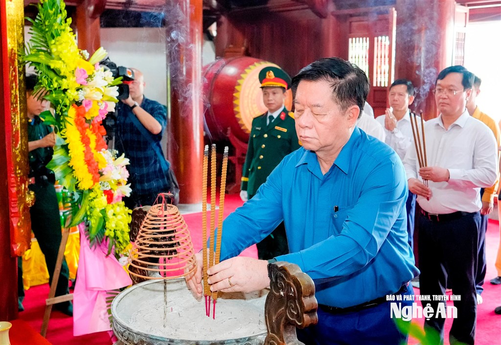 Anh-tin-bai