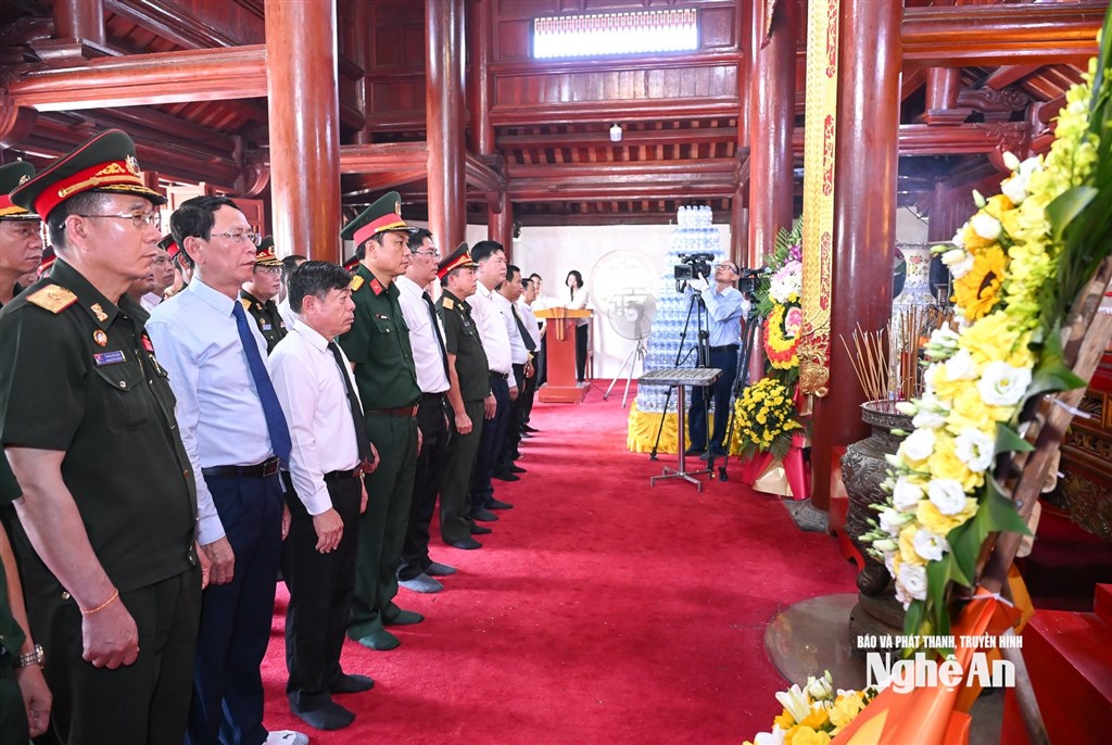 Xúc động hành trình hồi hương các Anh hùng liệt sĩ hy sinh tại Lào về ...