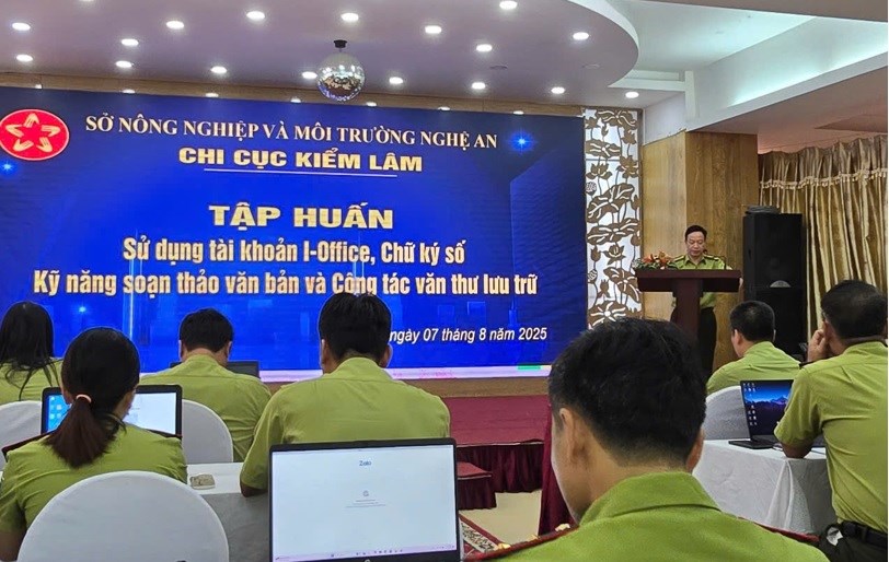 Chi cục Kiểm lâm tỉnh Nghệ An tập huấn về chuyển đổi số, kỹ năng soạn thảo văn bản và công tác Văn thư lưu trữ cho công chức tại các đơn vị trực thuộc