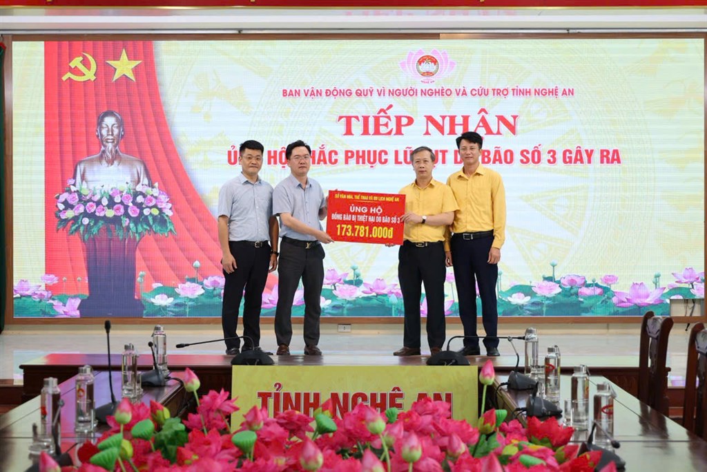 Ngành Văn hóa, Thể thao và Du lịch Nghệ An quyên góp hơn 173 triệu đồng ủng hộ đồng bào vùng lũ
