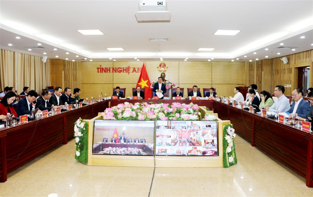 UBND tỉnh họp phiên thường kỳ tháng 12/2025