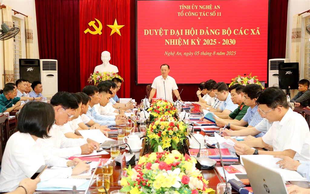 Tổ công tác số 11 duyệt nội dung Đại hội Đảng bộ các xã: Nhôn Mai, Hữu Khuông, Lượng Minh, Yên Na
