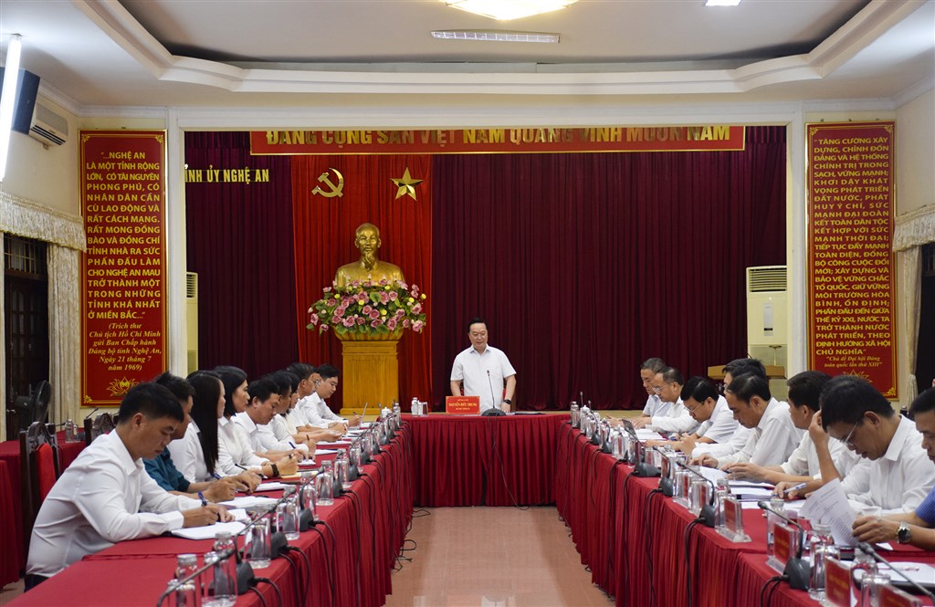 Bí thư Tỉnh ủy Nguyễn Đức Trung chủ trì duyệt nội dung Đại hội Đảng bộ các xã: Tương Dương, Môn Sơn, Cam Phục
