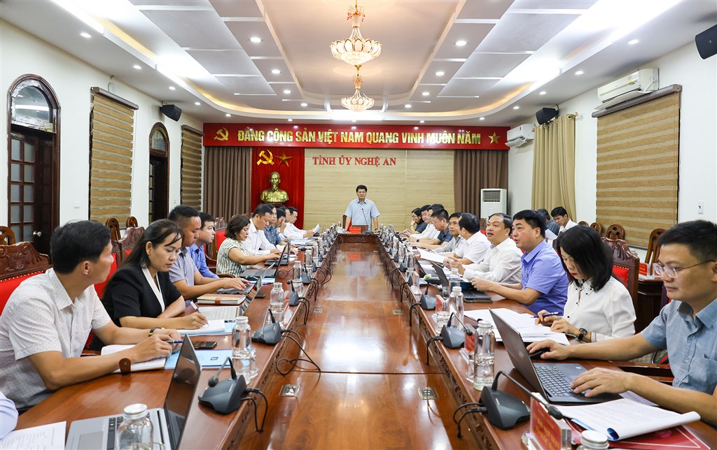 Chủ nhiệm Ủy ban Kiểm tra Tỉnh ủy Phạm Trọng Hoàng chủ trì duyệt nội dung Đại hội Đảng bộ các xã: Mỹ Lý, Keng Đu, Bắc Lý