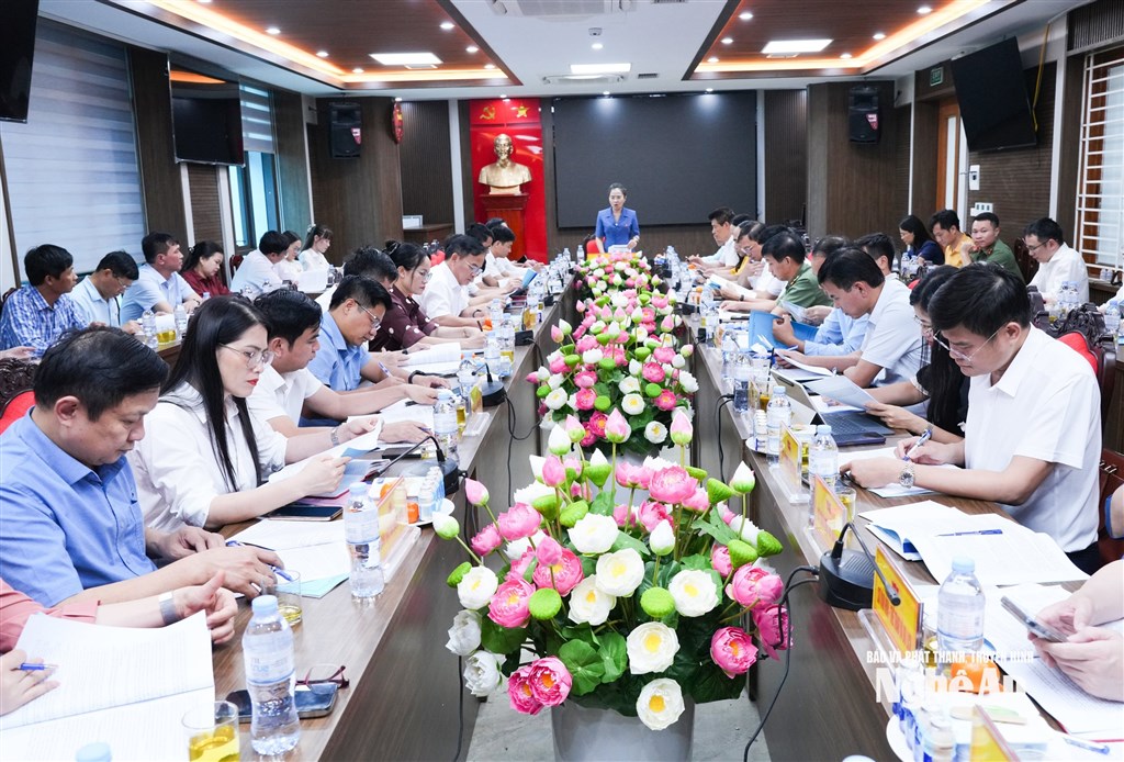 Phó Bí thư Tỉnh ủy Võ Thị Minh Sinh làm việc với các xã: Đô Lương, Bạch Ngọc, Văn Hiến, Bạch Hà, Thuần Trung, Lương Sơn