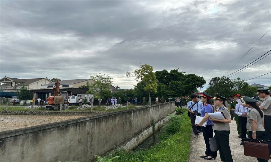 Viện kiểm sát nhân dân tỉnh Nghệ An (Phòng 11)  kiểm sát việc cưỡng chế giao tài sản tại phường Vinh Hưng, tỉnh Nghệ An