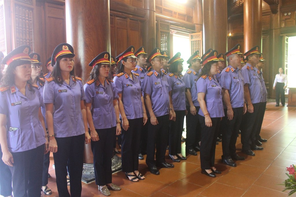 Đảng bộ VKSND tỉnh Nghệ An dâng hoa, dâng hương tưởng niệm tại Khu di tích lịch sử Quốc gia đặc biệt Kim Liên