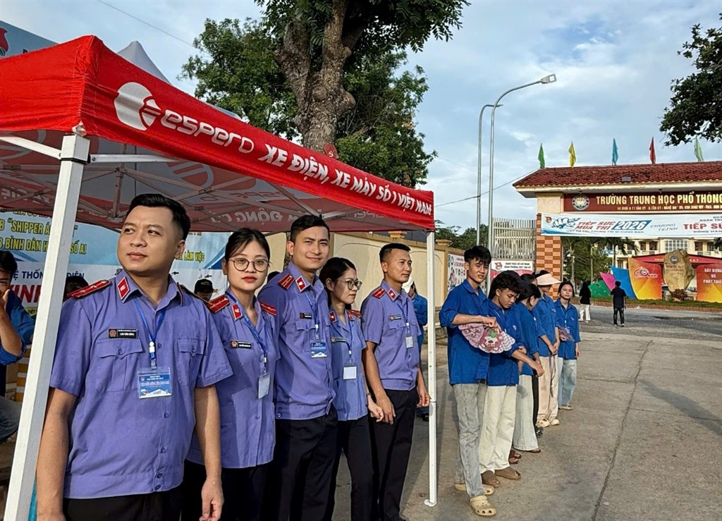 Chi đoàn VKSND khu vực 7 Nghệ An tổ chức chương trình “TIẾP SỨC MÙA THI”