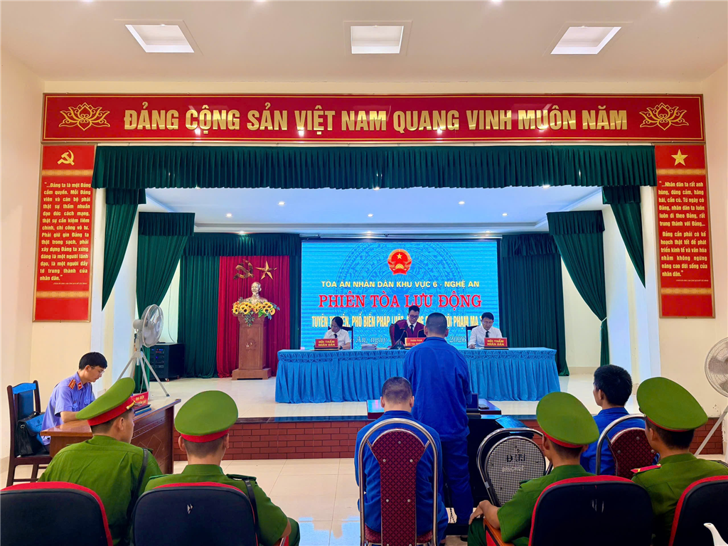 VKSND khu vực 6 phối hợp với Toà án nhân dân khu vực 6 xét xử các vụ án về ma tuý nhân dịp tháng hành động phòng chống ma tuý