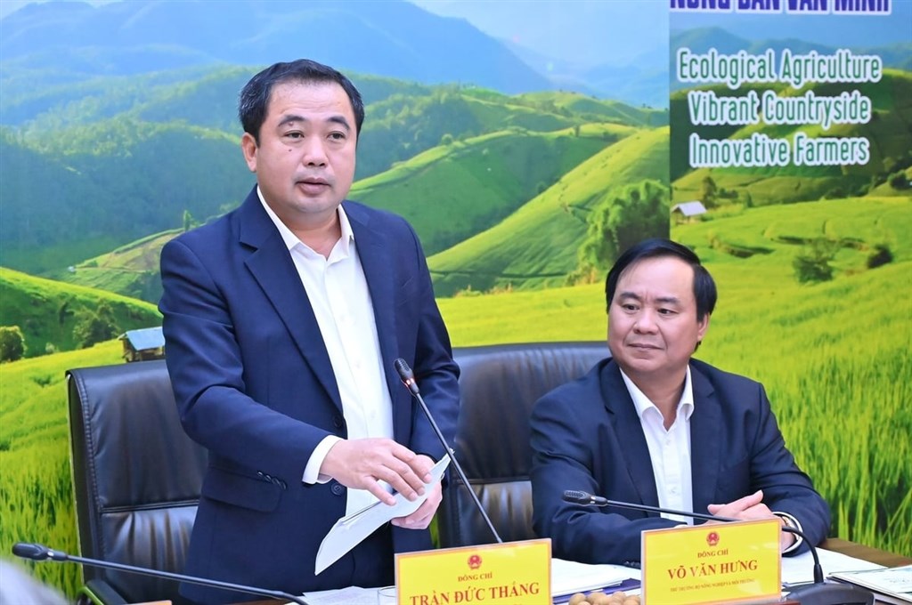 Bộ trưởng tin tưởng với sự chỉ đạo sát sao của Thứ trưởng Võ Văn Hưng, Cục KTHT- PTNT sẽ đóng góp vào mục tiêu, thắng lợi mới của ngành. Ảnh: Kiều Chi.