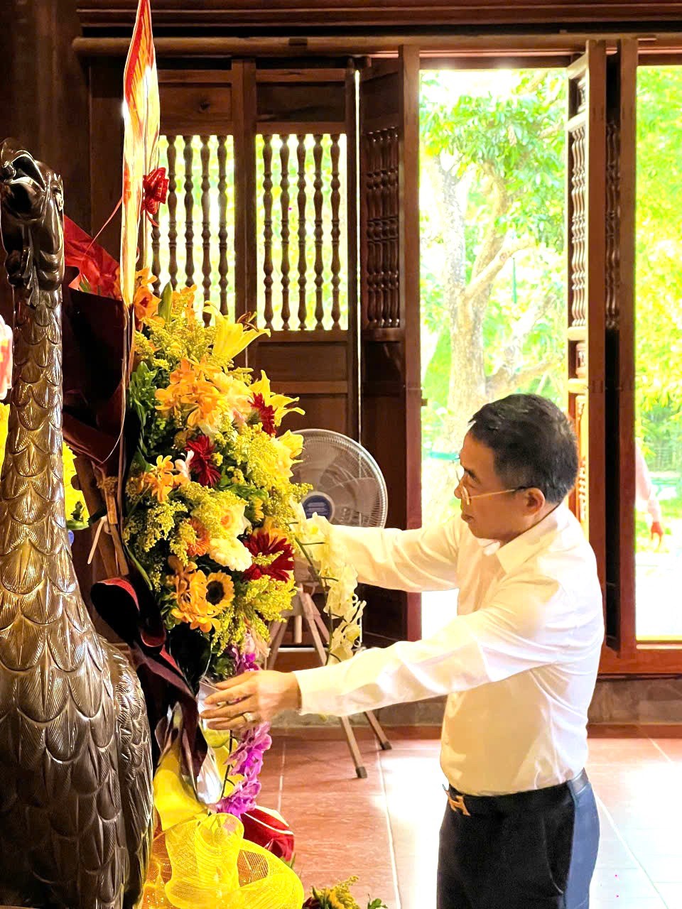 Anh-tin-bai