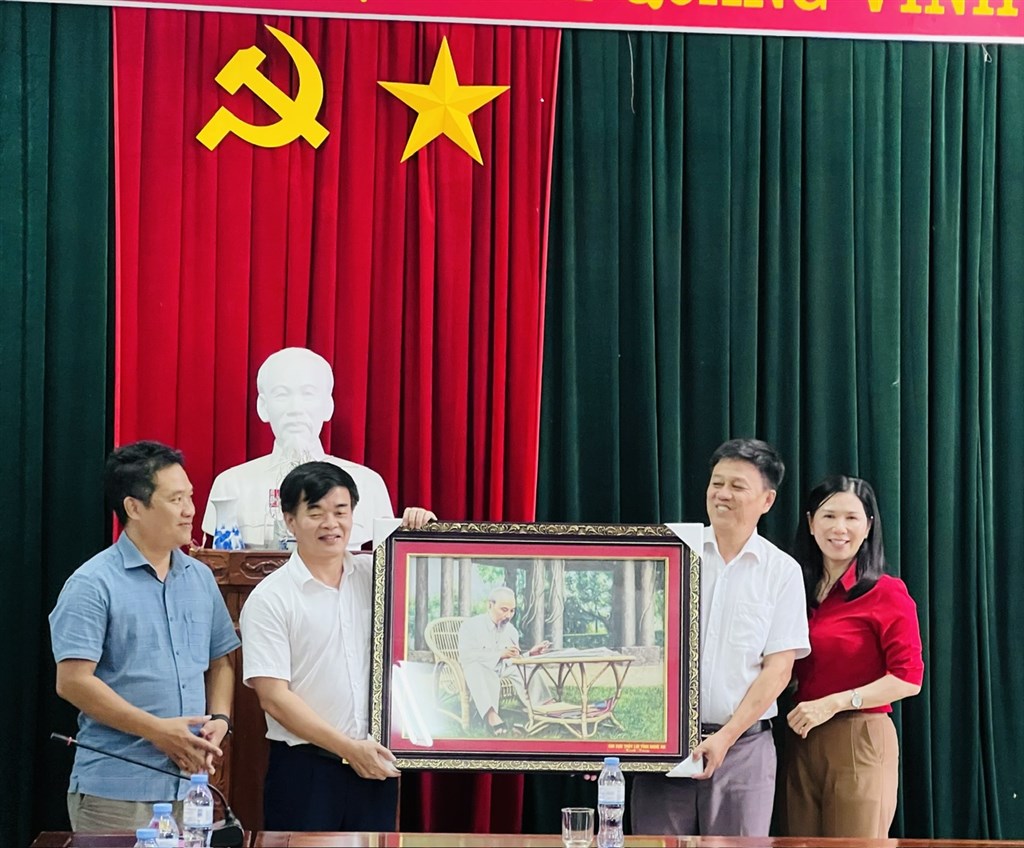 Anh-tin-bai