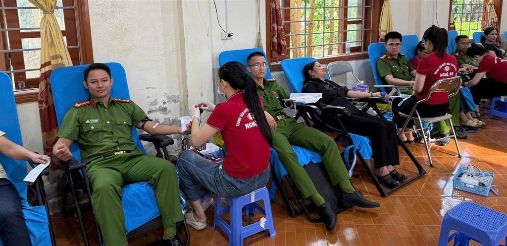 HƠN 900 ĐƠN VỊ MÁU ĐƯỢC HIẾN TẶNG TỪ NGÀY HỘI HIẾN MÁU “HÀNH TRÌNH YÊU THƯƠNG” 