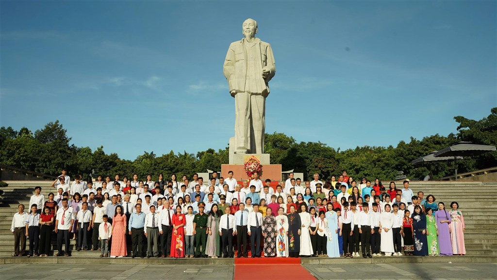 Anh-tin-bai