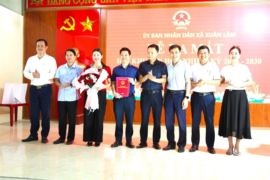 Trên 1 tỷ đồng ủng hộ Quỹ Khuyến học xã Xuân Lâm, tỉnh Nghệ An.