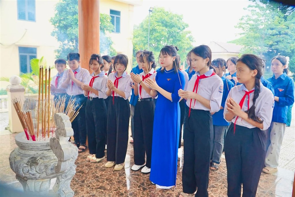 Anh-tin-bai