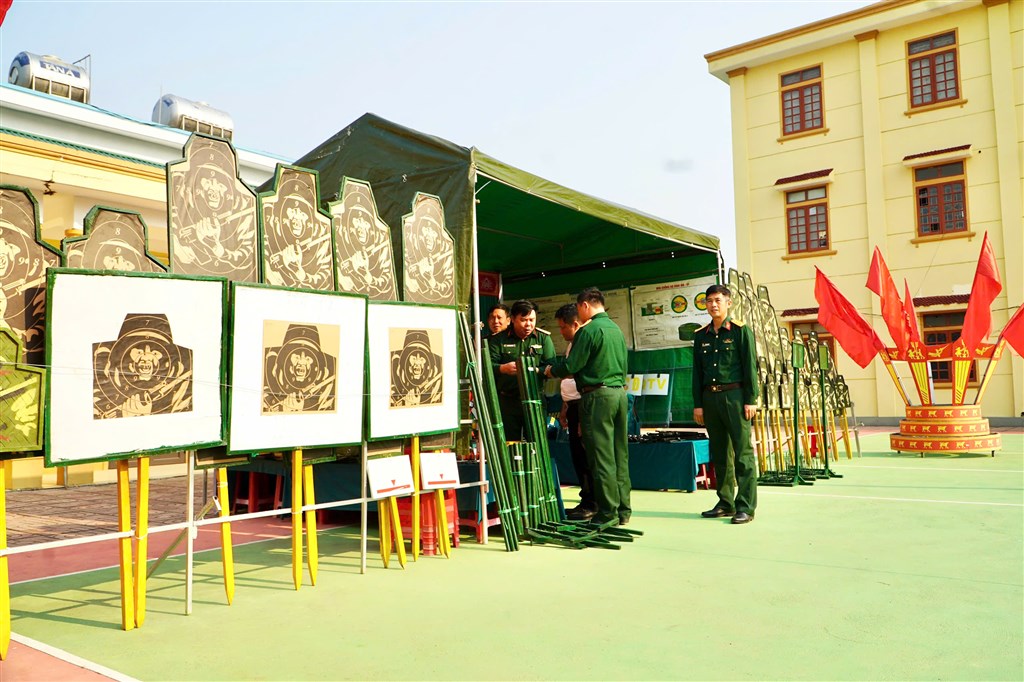Anh-tin-bai