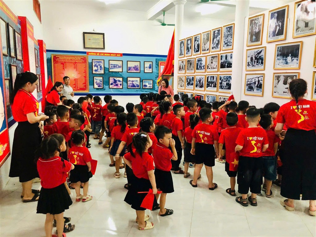 Anh-tin-bai