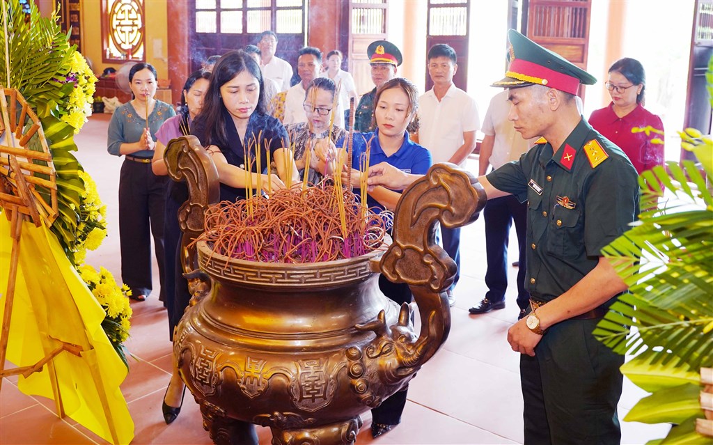 Anh-tin-bai