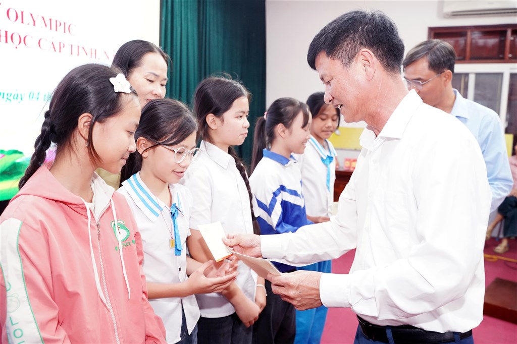 Anh-tin-bai