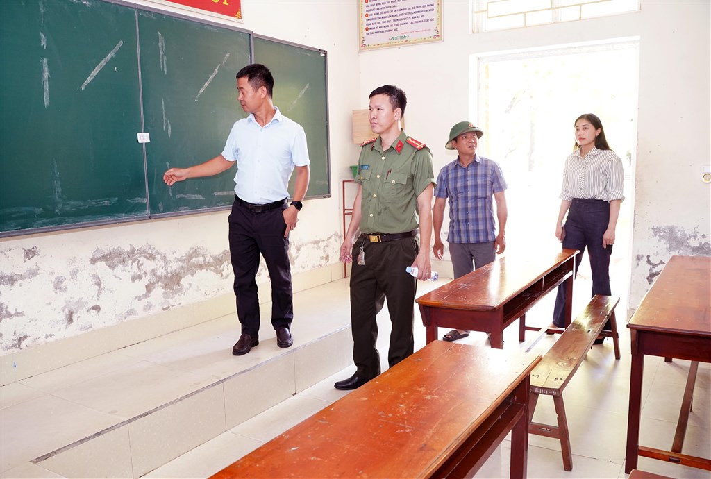 Anh-tin-bai